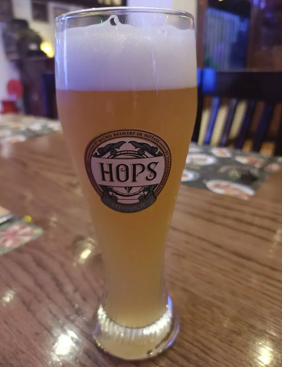 Hops Brewhouse Pattaya в Паттайе — фото 6