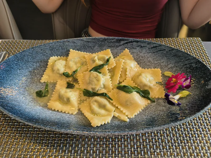 Al Fiore ristorante italiano pizza & wine cellar в Паттайе — фото 12