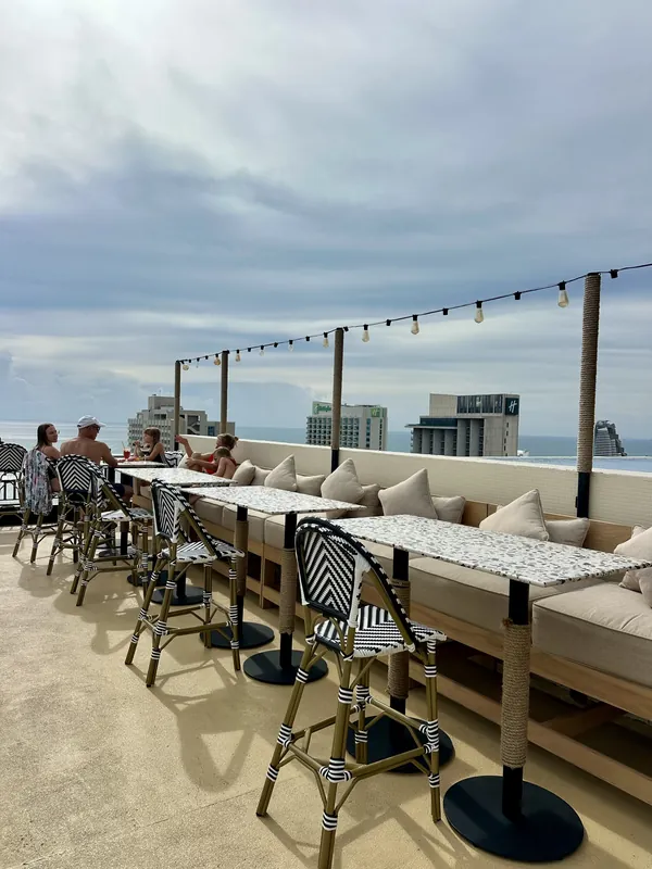Skybar Summer Club - Pattaya Restaurant and Rooftop Bar в Паттайе — фото 13