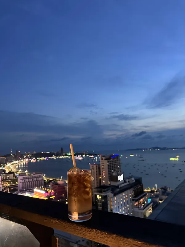 Skybar Summer Club - Pattaya Restaurant and Rooftop Bar в Паттайе — фото 19