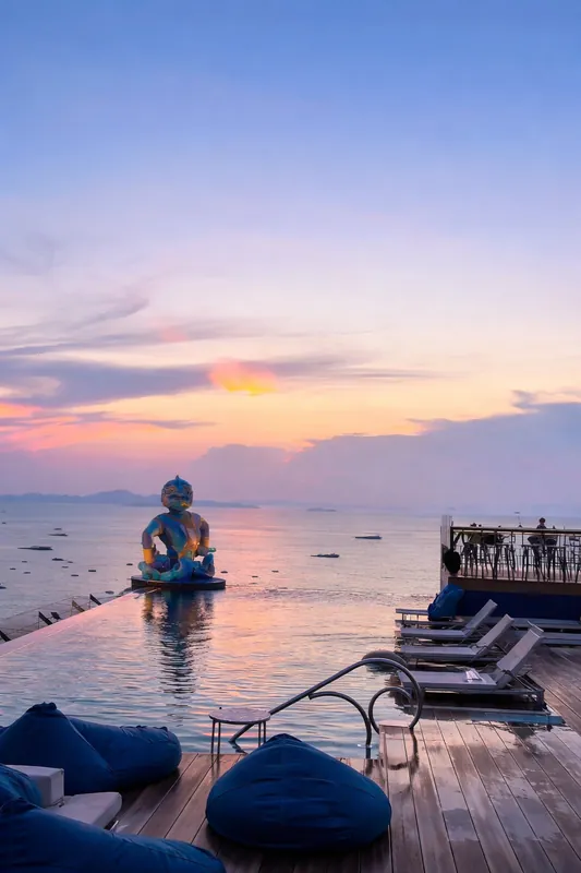 Skybar Summer Club - Pattaya Restaurant and Rooftop Bar в Паттайе — фото 16