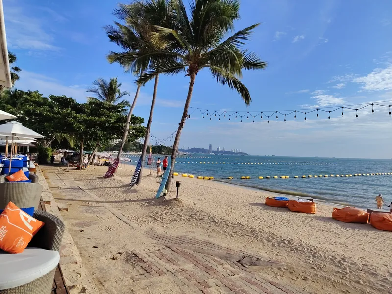 The Beach Club Pattaya в Паттайе — фото 19
