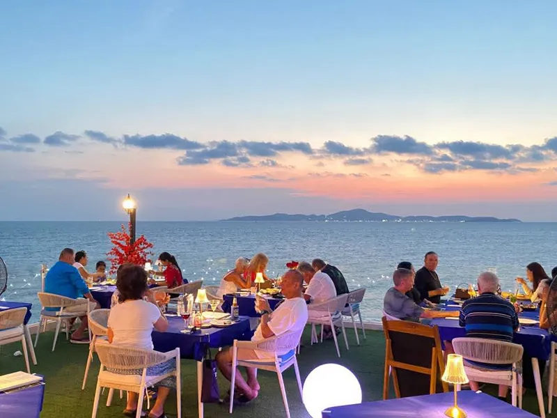The VIEW Pattaya Restaurant в Паттайе — фото 16