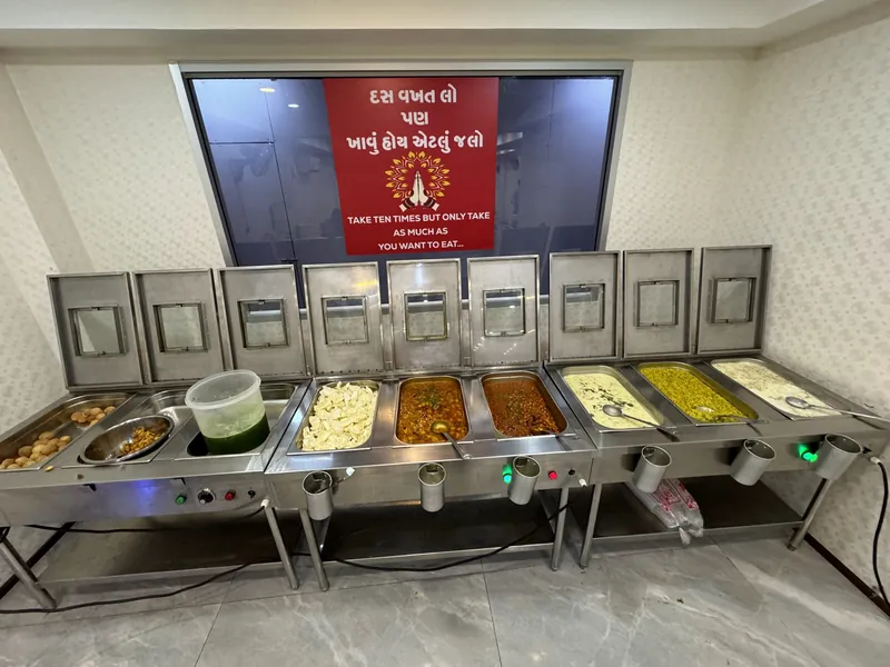 Tulsi Lala Raghuvanshi Restaurant Pattaya в Паттайе — фото 6